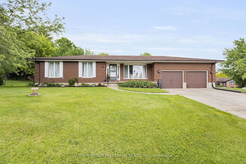 home for sale on 102 Oakdale Court