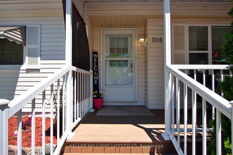 206 Biltmore Dr N, South Huron, N0M 1T0 | Image 2