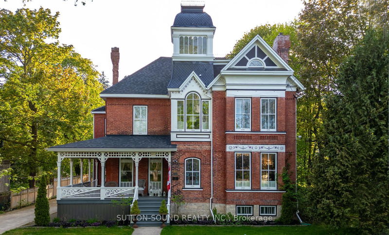 home for sale on 932 3rd Avenue W