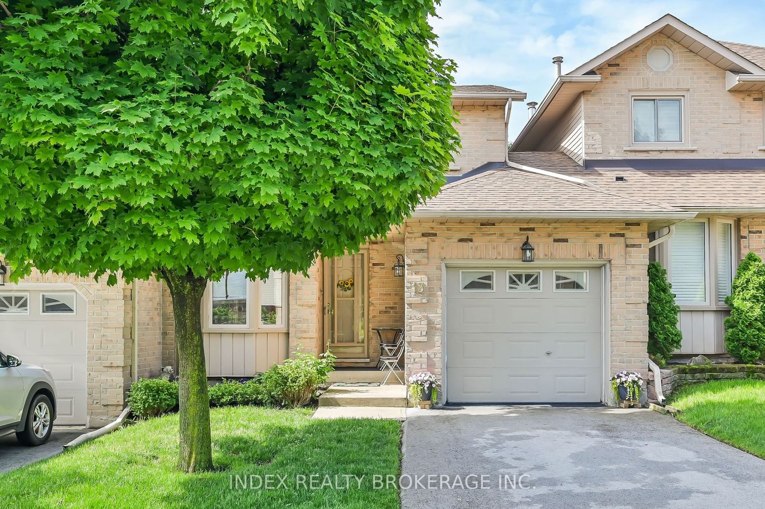 Townhouse sold at 13-800 Upper Paradise Road, Hamilton, Gurnett, L9C 7K9 - MLS: X8393524