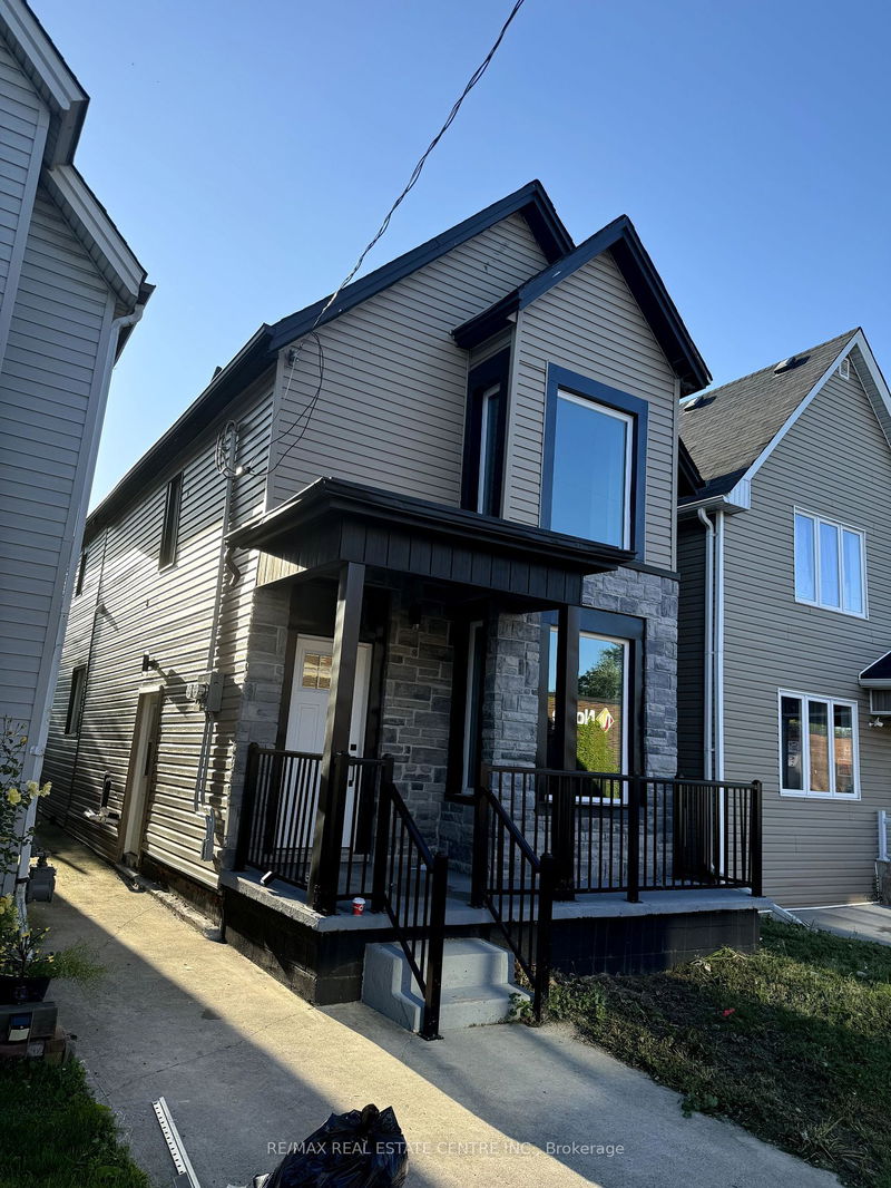 home for lease on 45 Leeming Street W