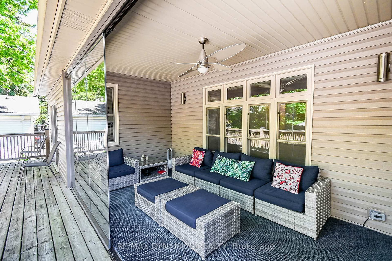 Listing Image 18