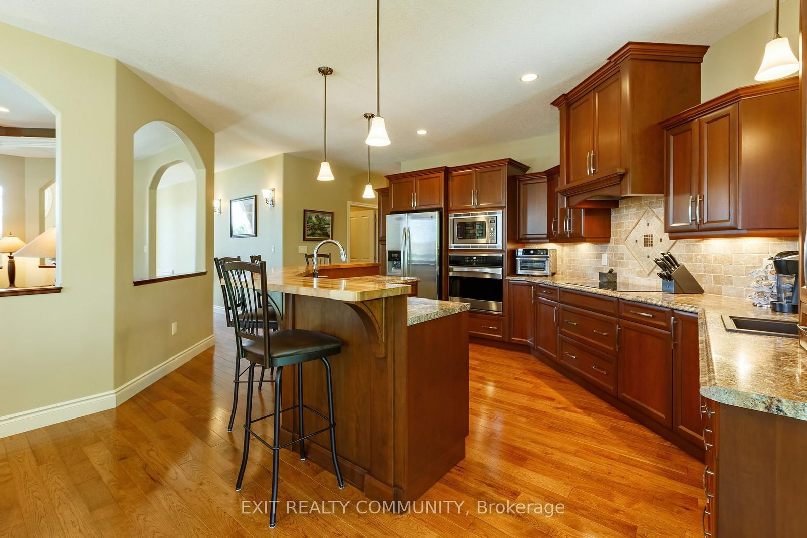 Listing Image 7