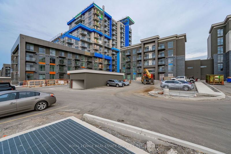 home for lease on 517-470 Dundas Street E