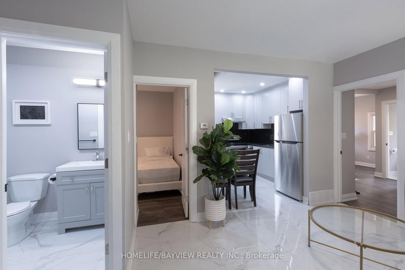 1343 Lillian Ave, Windsor, N8X 4A4 | Image 3