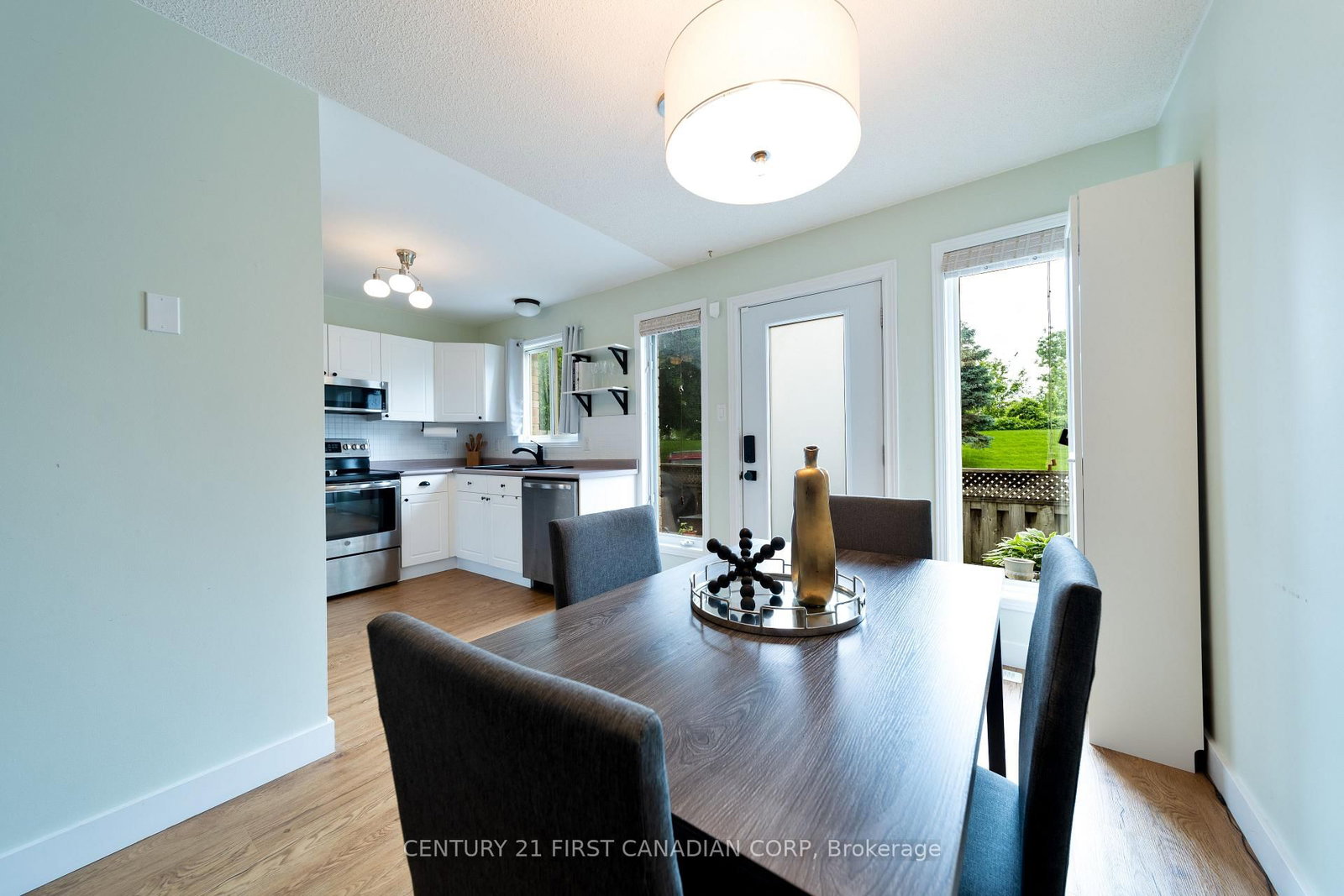 Listing Image 9