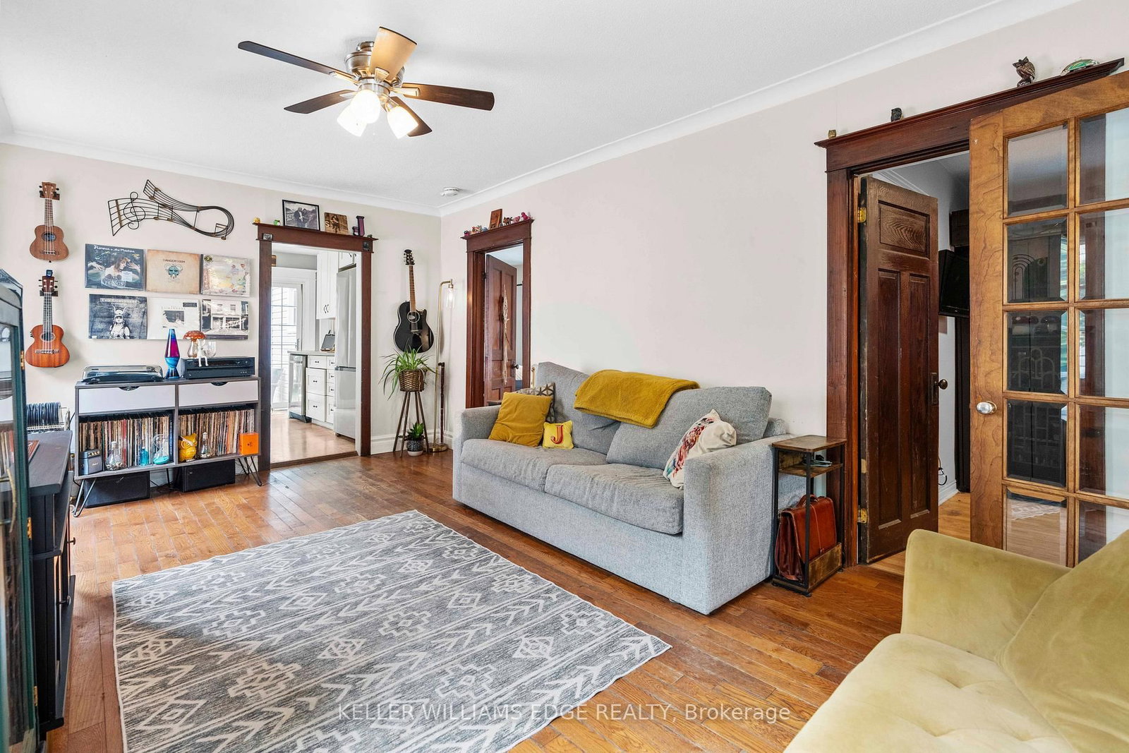 Listing Image 7