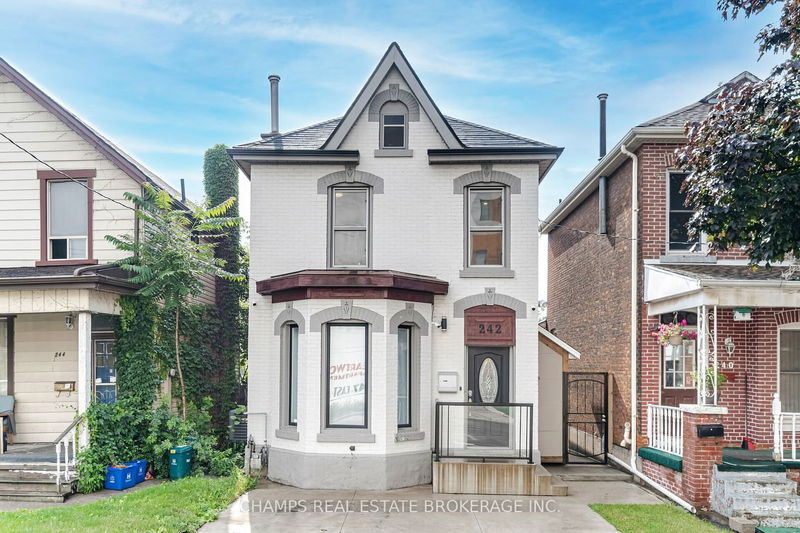 home for lease on 242 East Avenue N