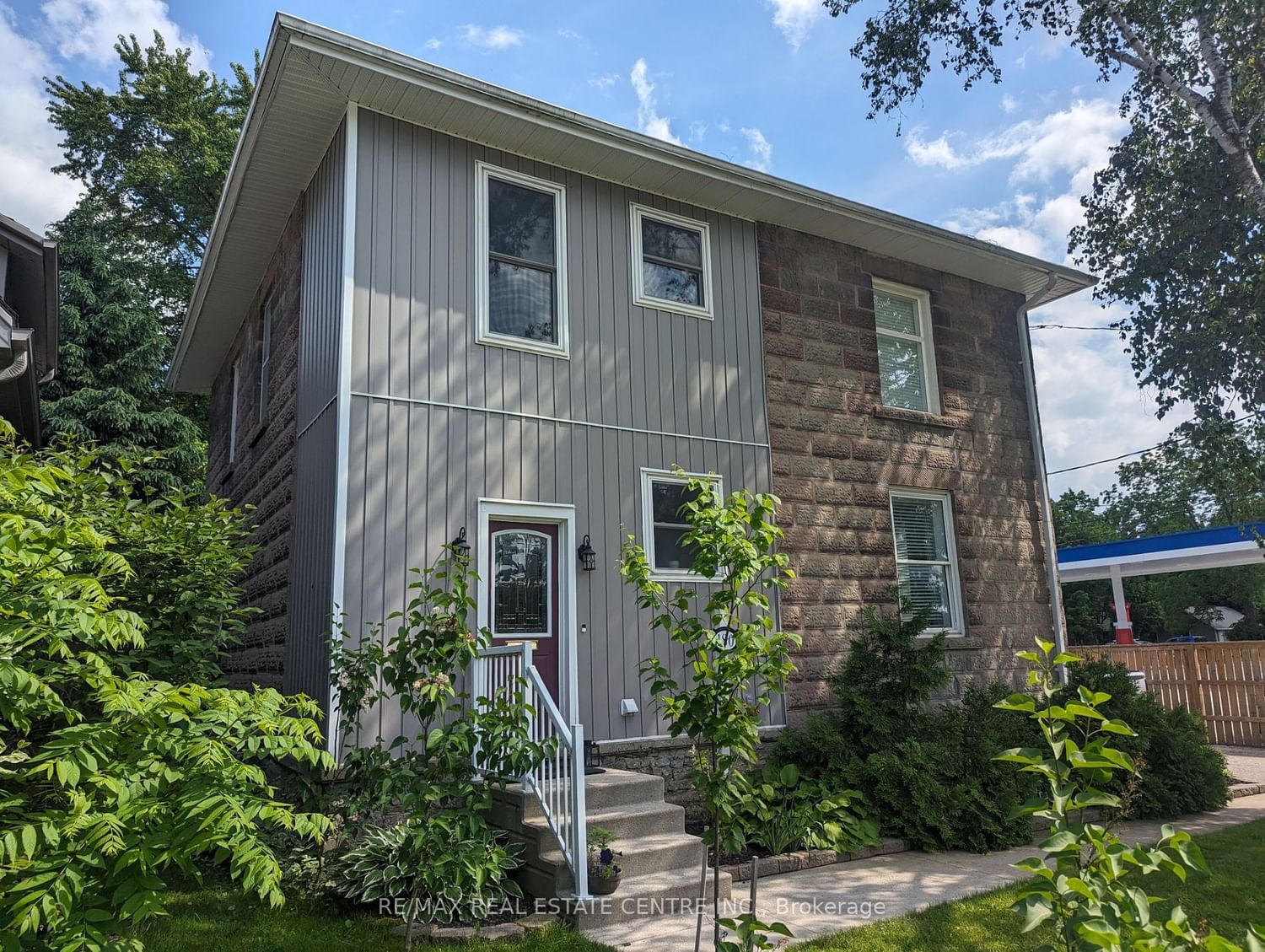 Building in 180 Union Street