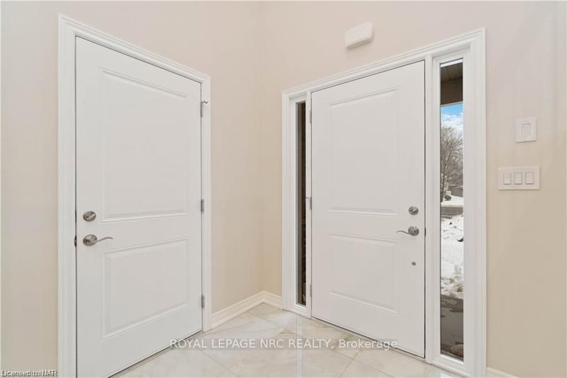 735 Dominion Rd, Fort Erie, L2A 1G9 | Image 2