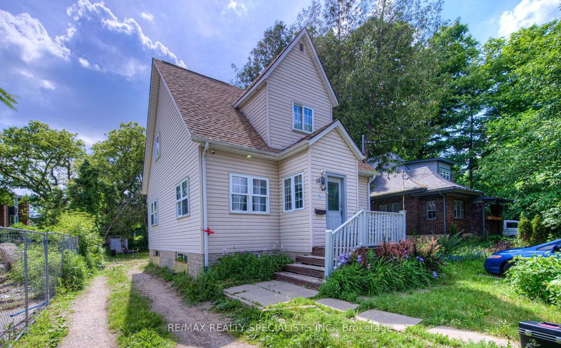 home for sale on 11 Mcdougall Road