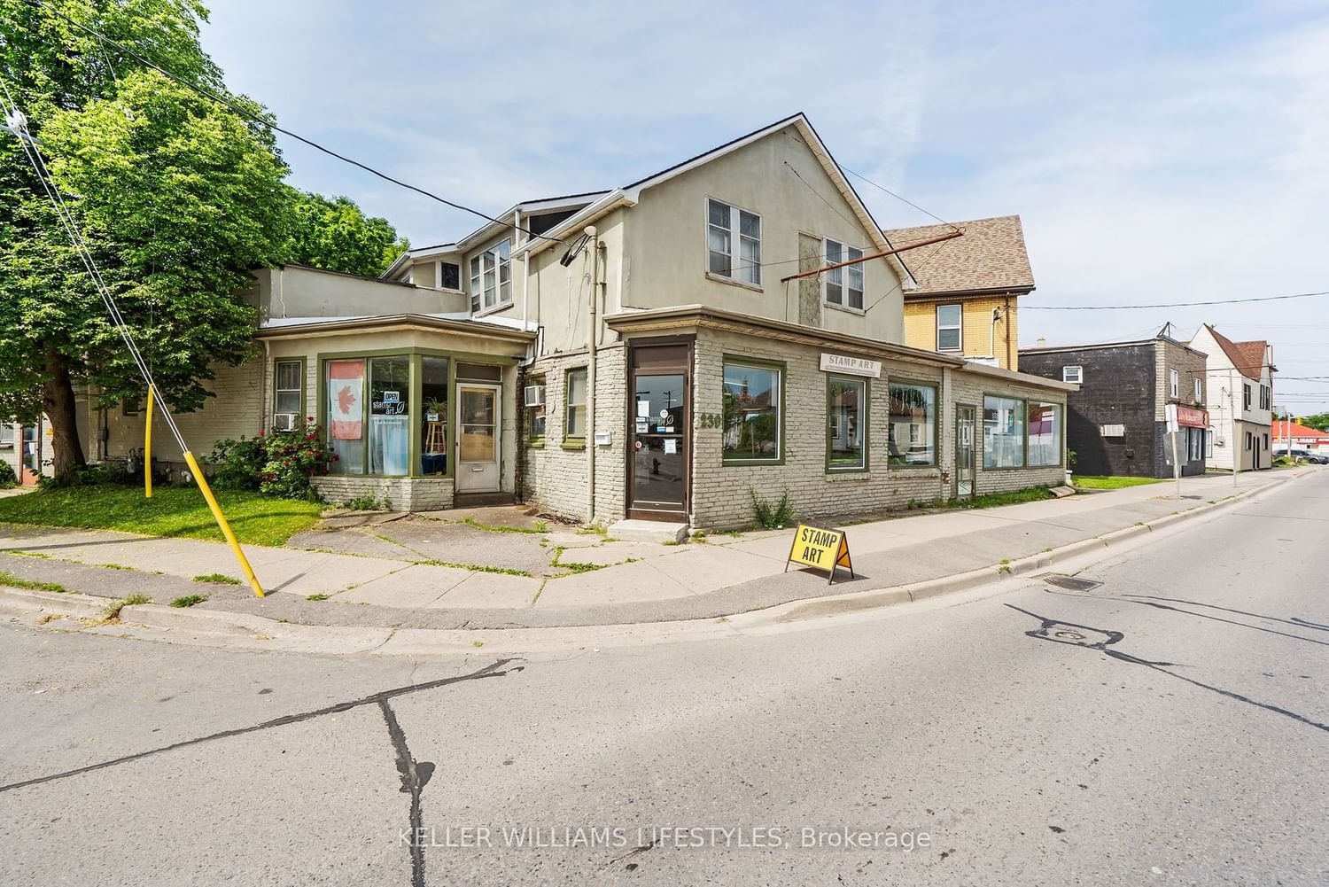 Store W/Apt/Office sold at 239 Hamilton Road, London, East L, N5Z 1P9 - MLS: X8409690