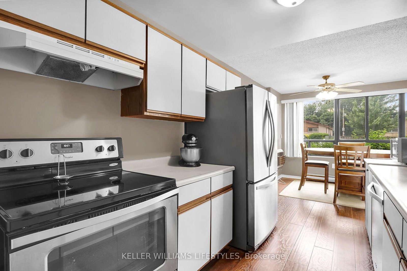 Listing Image 7