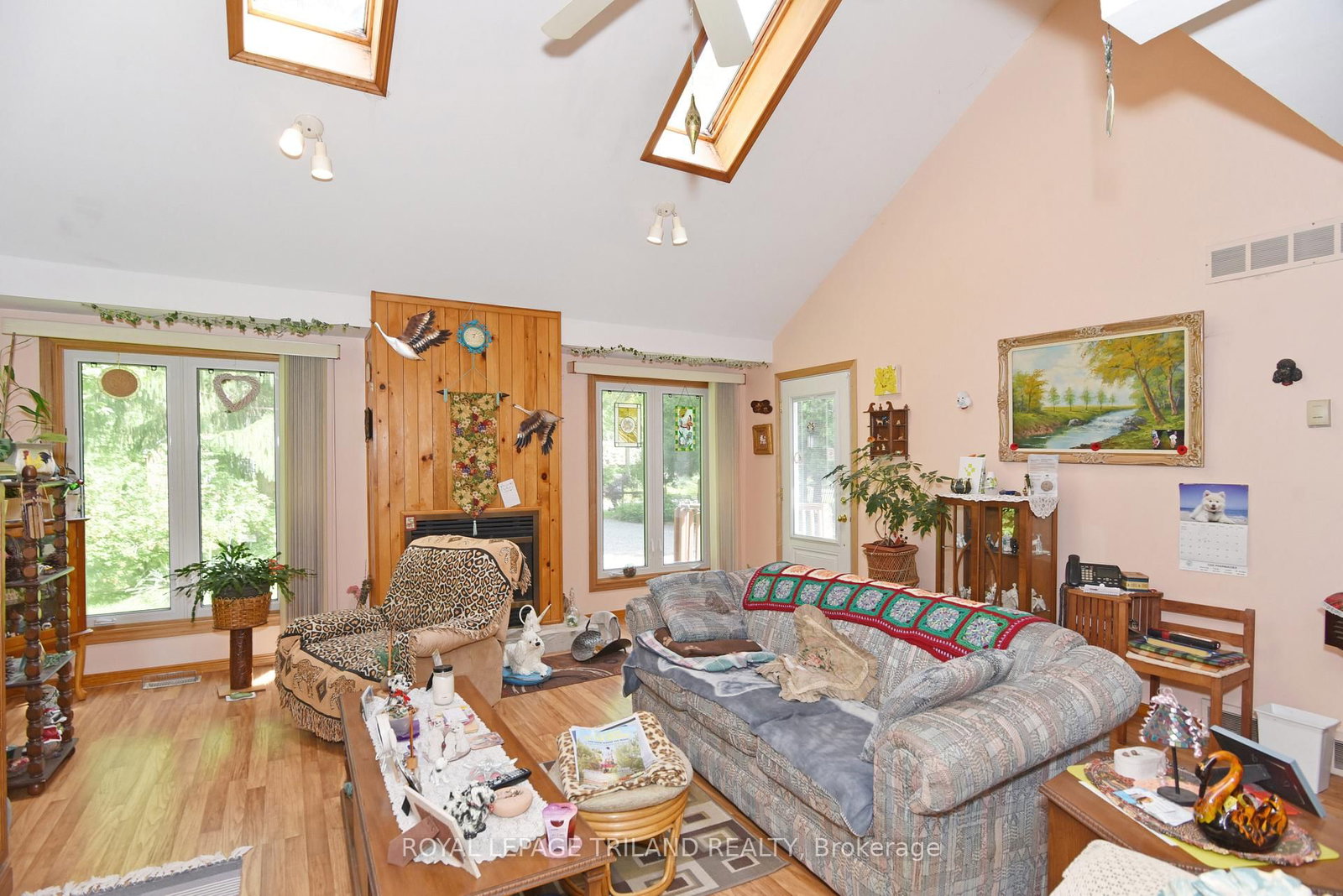 Listing Image 7