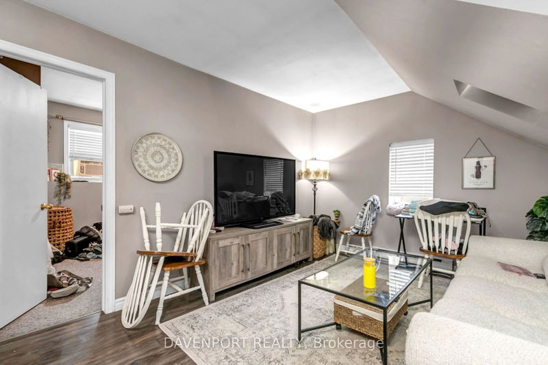 77 Lancaster St W Kitchener, N2H 4T3 | Image 32