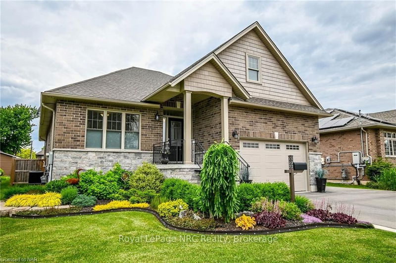 home for sale on 122 Hampton Avenue