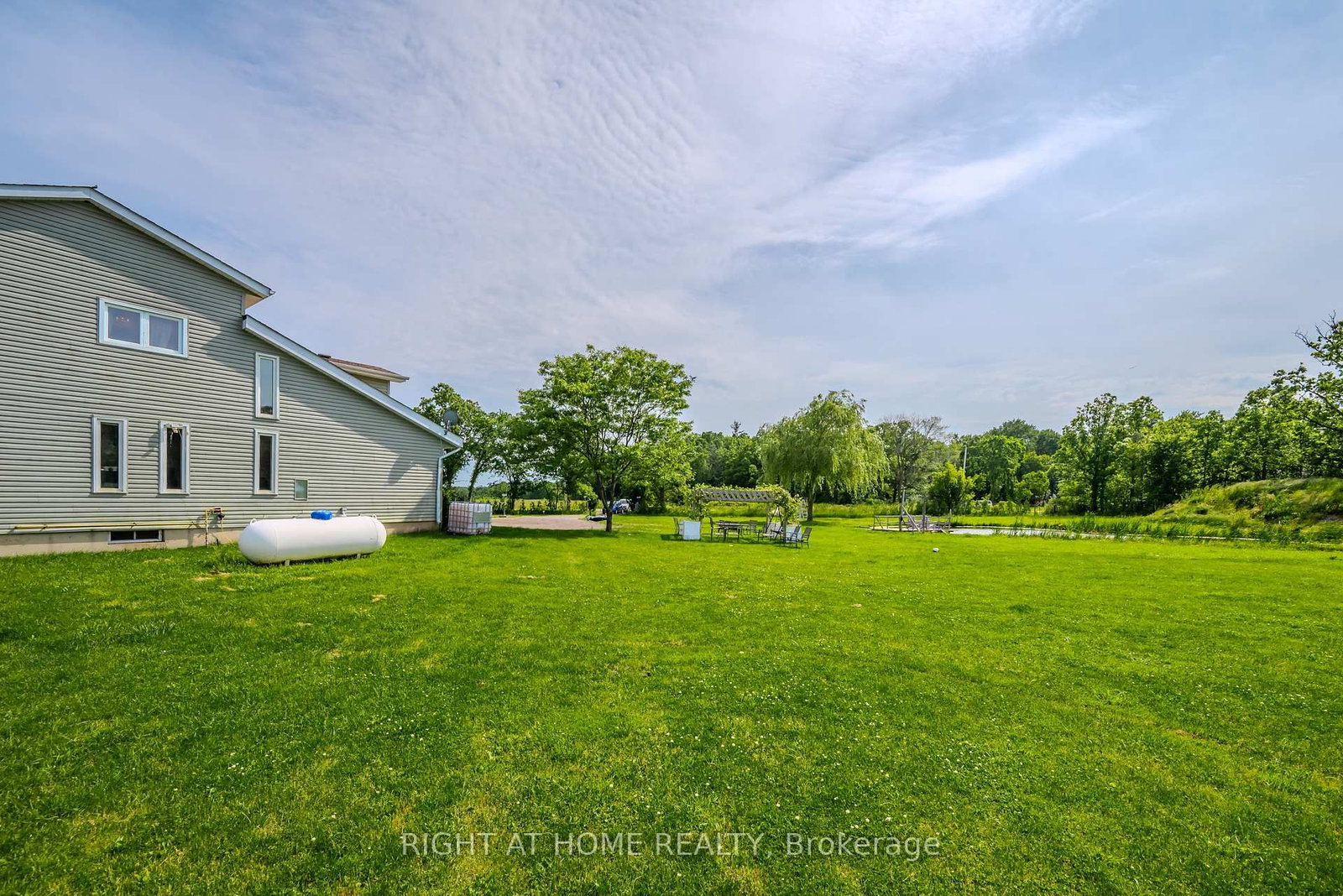Listing Image 40