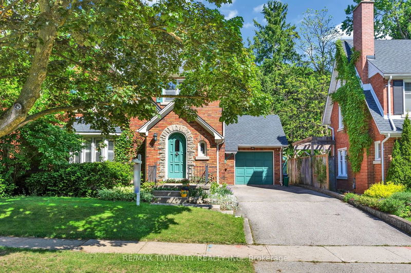 home for sale on 182 UNION Boulevard