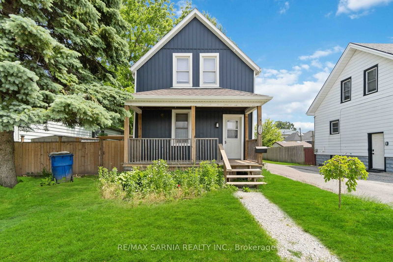 home for sale on 128 Lorne Avenue W