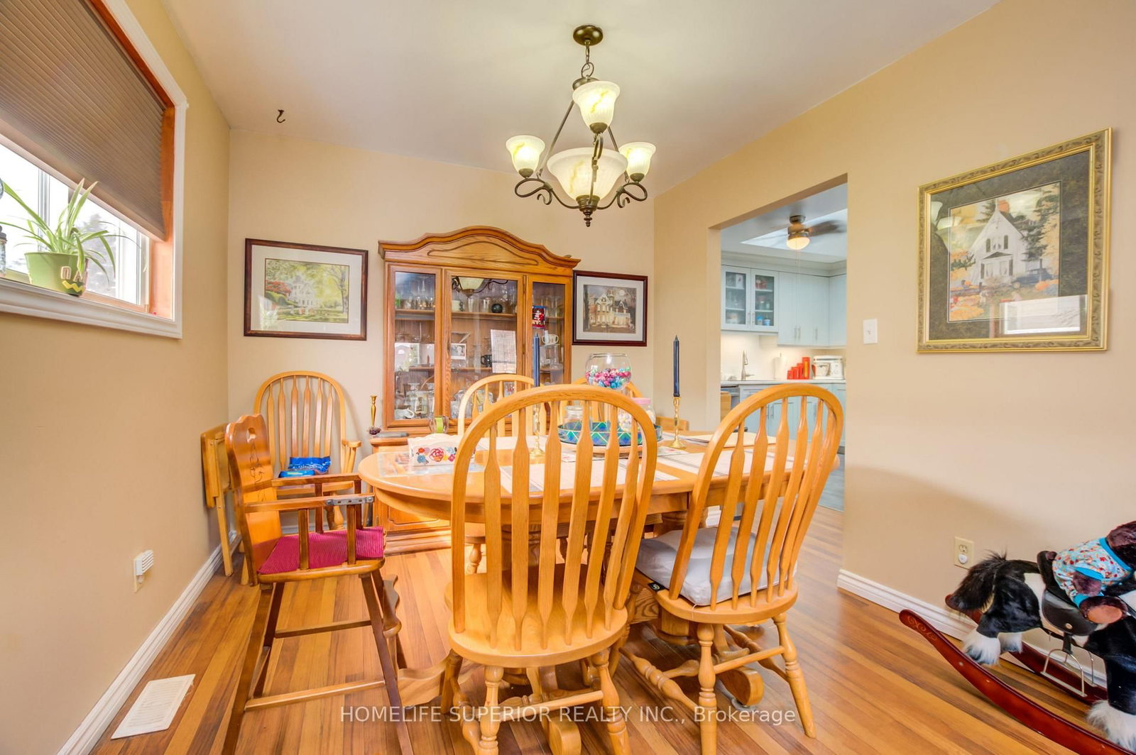 Listing Image 10
