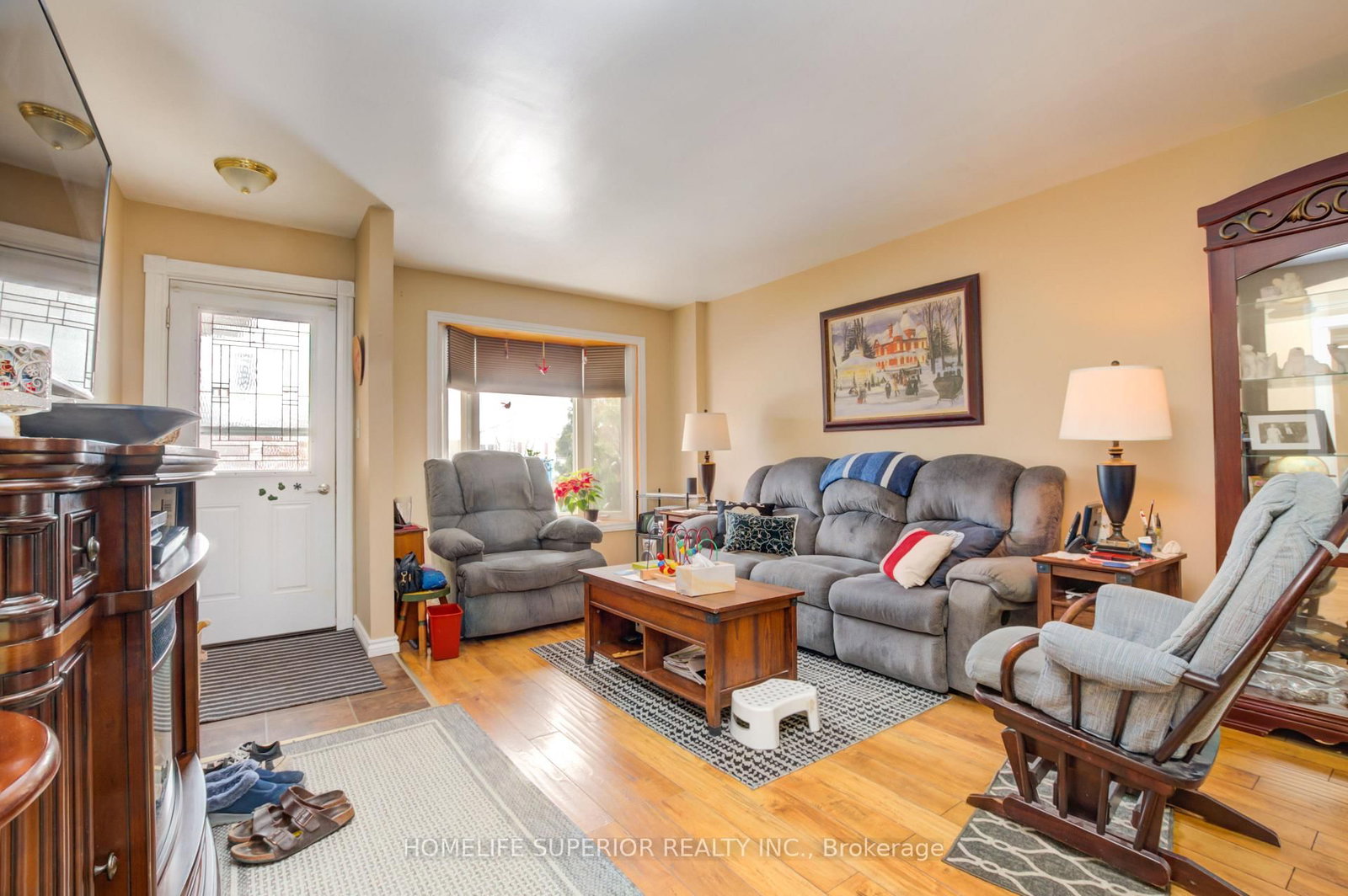 Listing Image 4