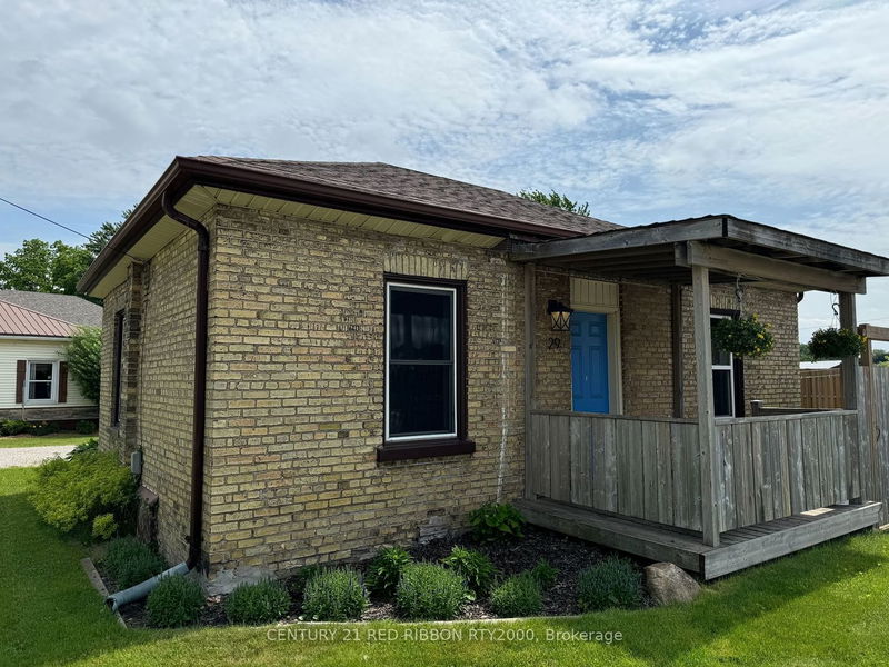 home for sale on 29 Caradoc Street S