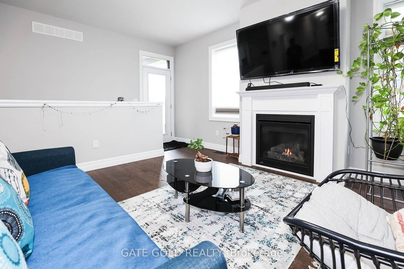 18 Borden Tr, Welland, L3C 0H1 | Image 3