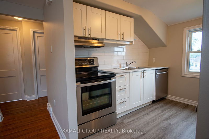 home for lease on Upper-15 Sherbourne Street
