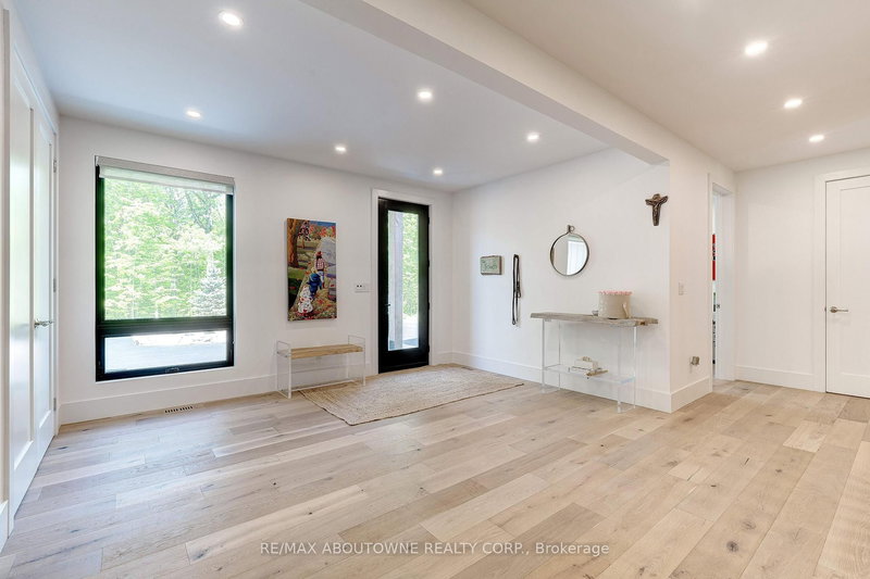 295 Allen Rd, Grimsby, L3M 4E7 | Image 3