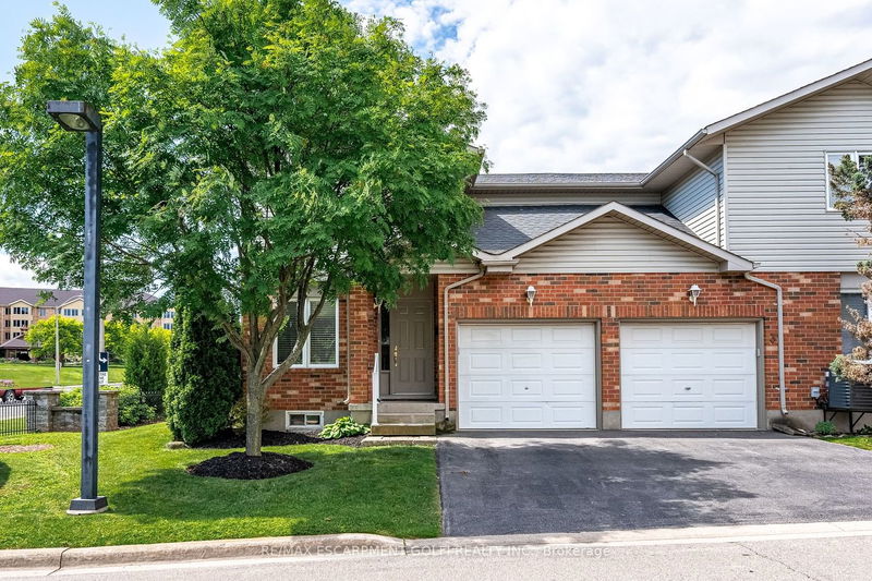  1 - 19 Bartlett Ave  Grimsby, L3M 5G6 | Image 2