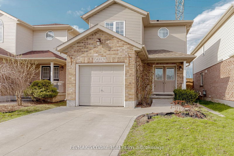 home for lease on UPPER-621 Windflower Crescent