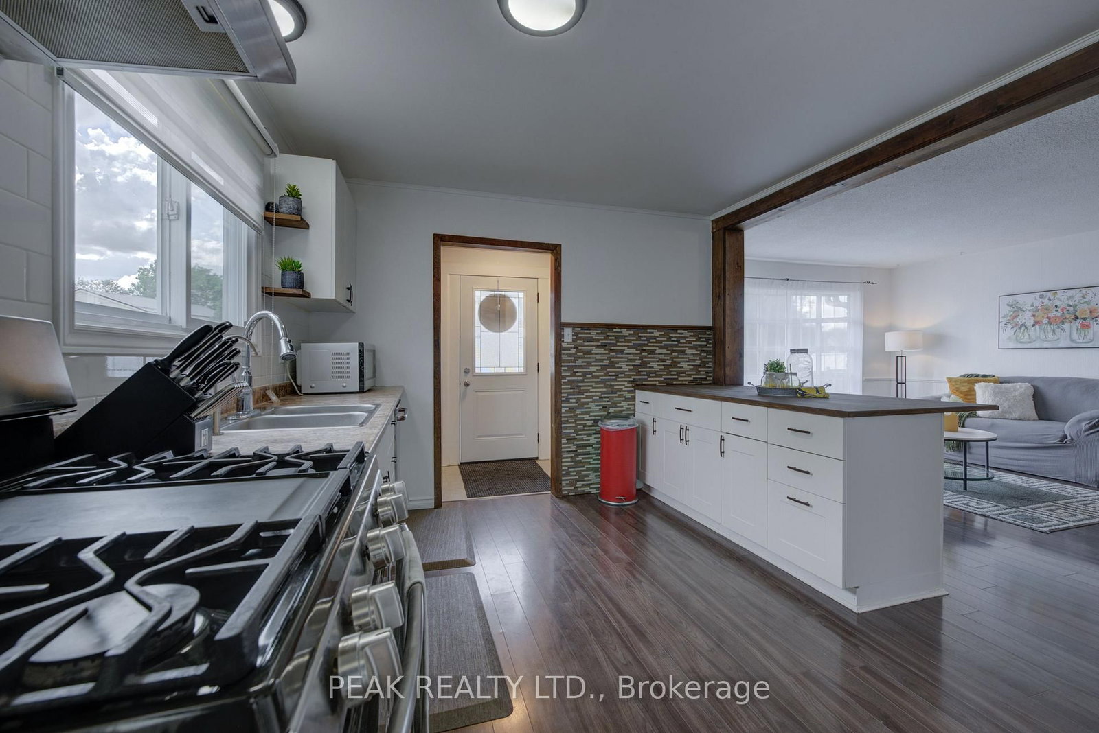 Listing Image 7
