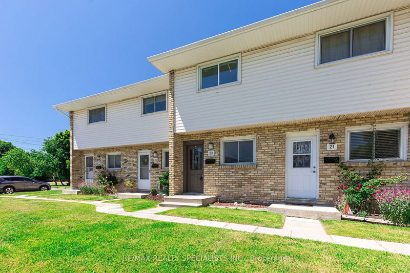 home for sale on 23 WELLESLEY Crescent