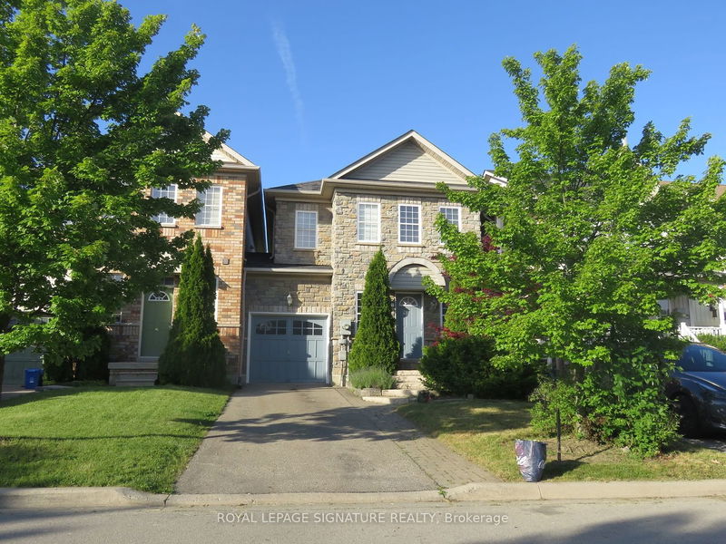 home for lease on 8 Golden Iris Crescent