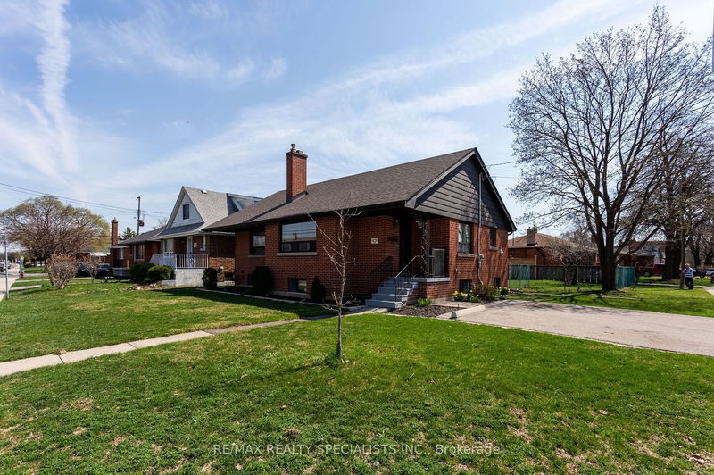 home for lease on Upper-970 Queensdale Avenue E