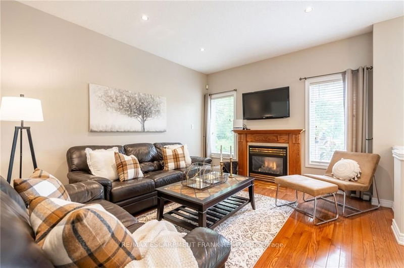 718 Rymal Rd E Hamilton, L8W 1B3 | Image 5