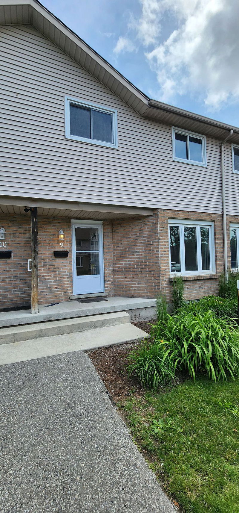 home for sale on 9-628 Wharncliffe Road S