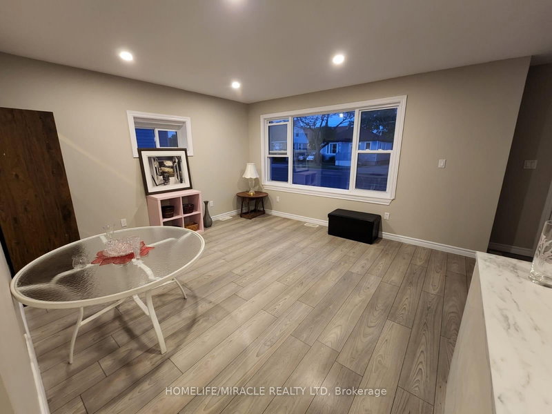 408 Upper Wellington St W, Hamilton, L9A 3P1 | Image 2