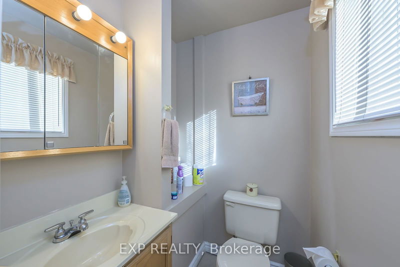 5054 Westchester Bourne   Thames Centre, N0L 1B0 | Image 16