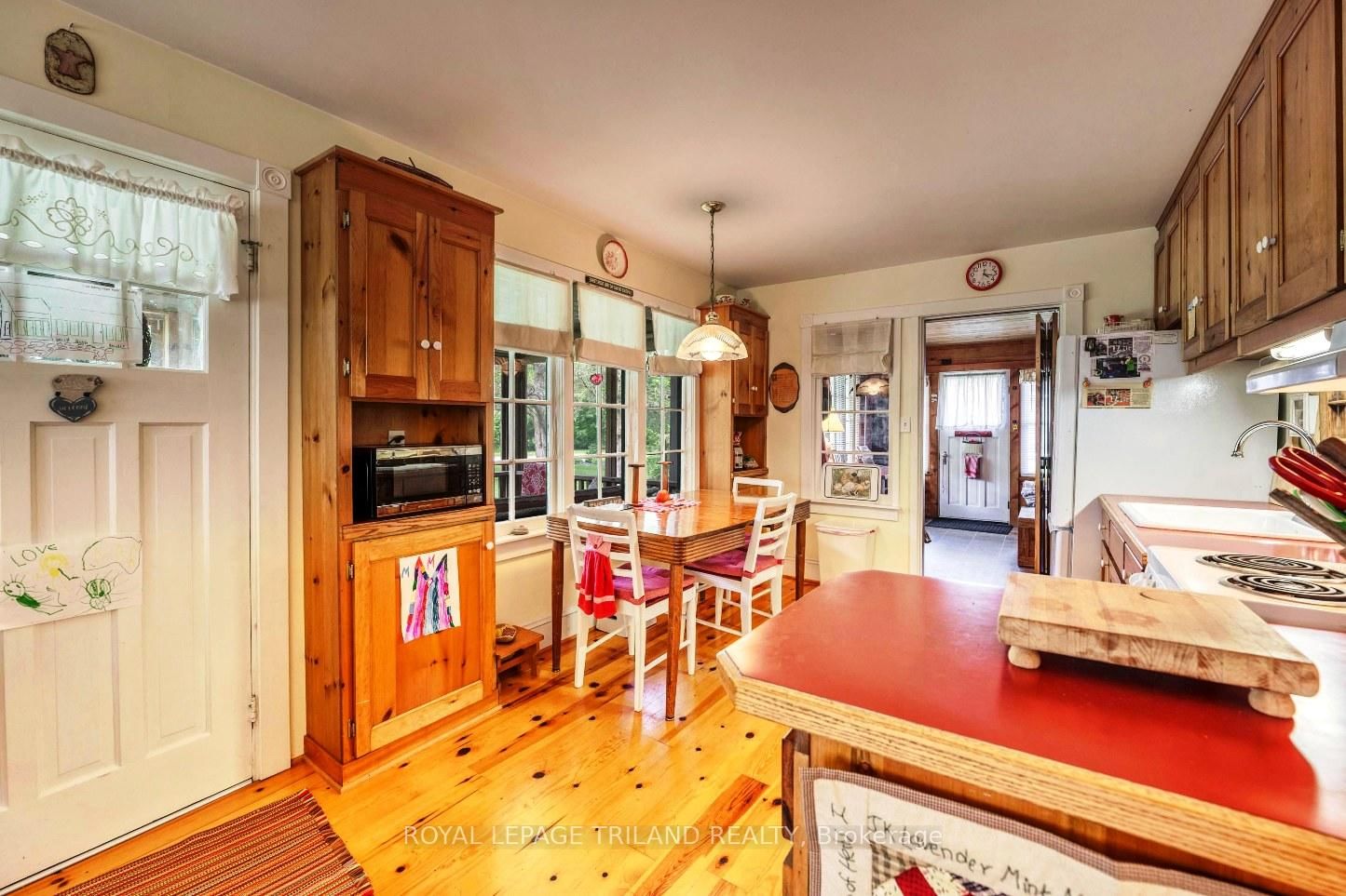 Listing Image 7