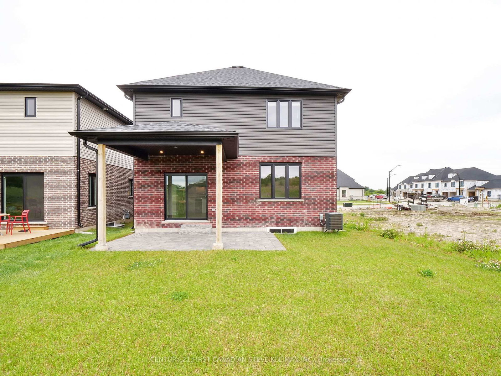 Listing photo 2