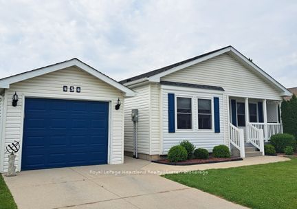 home for sale on 454 RICHARD Crescent