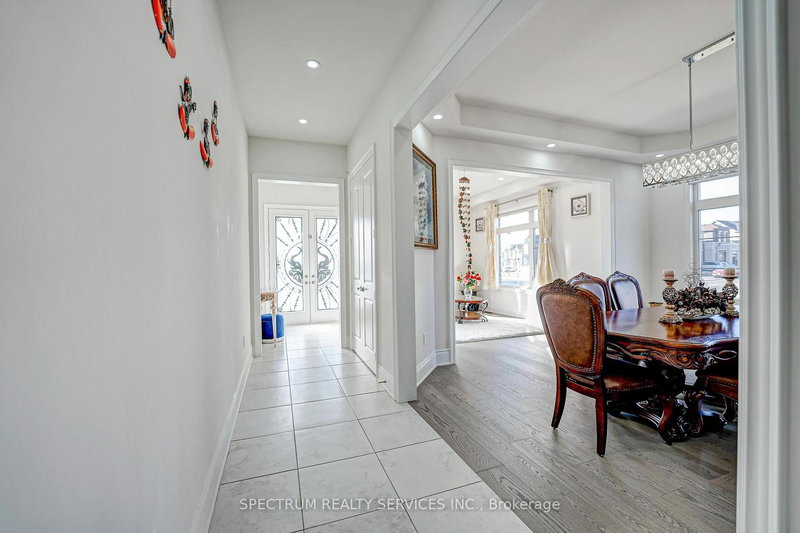 195 Granite Ridge Tr, Hamilton, L0R 2H7 | Image 3