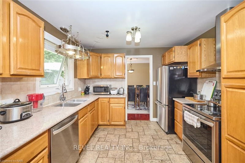 6421 Dorchester Rd  Niagara Falls, L2G 5T6 | Image 10