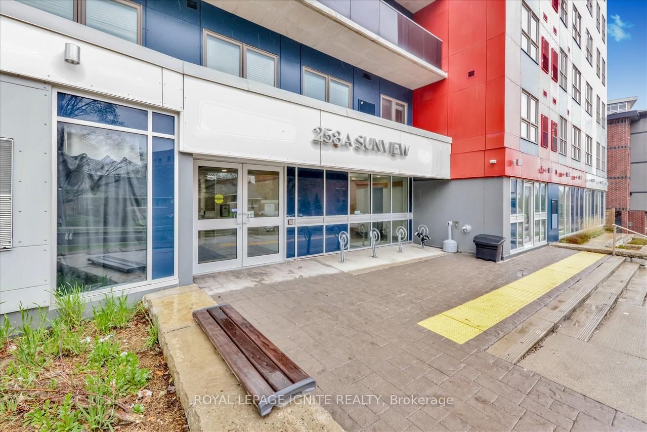 Listing Image 4