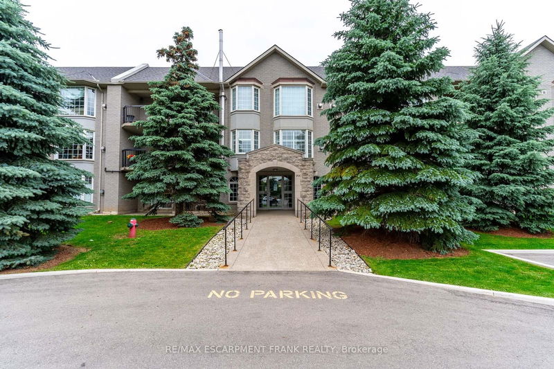 home for sale on 305-990 Golf Links Road