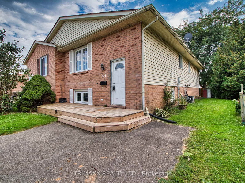 37 Briarsdale Cres, Welland, L3C 6S8 | Image 3