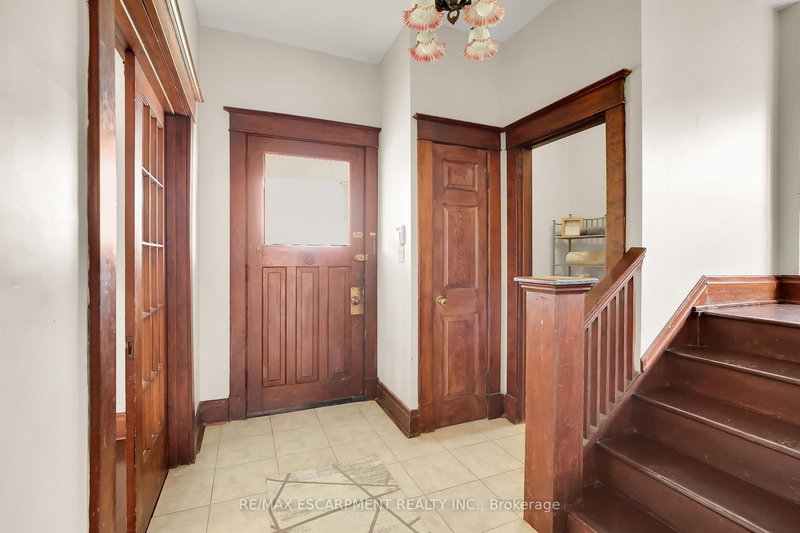 323 Queenston Rd, Niagara-on-the-Lake, L0S 1J0 | Image 3