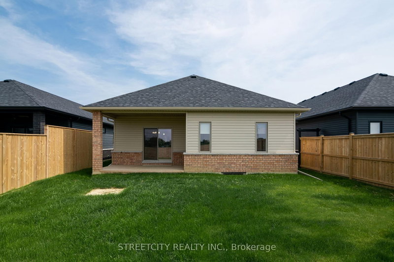 174 CABOT Tr, Chatham-Kent, N7L 0G5 | Image 3