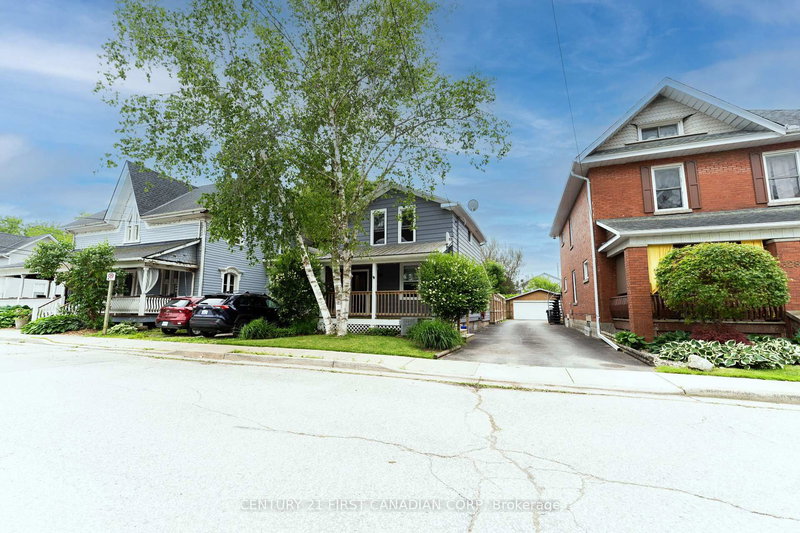 326 Smith St, Central Elgin, N5L 1C6 | Image 2